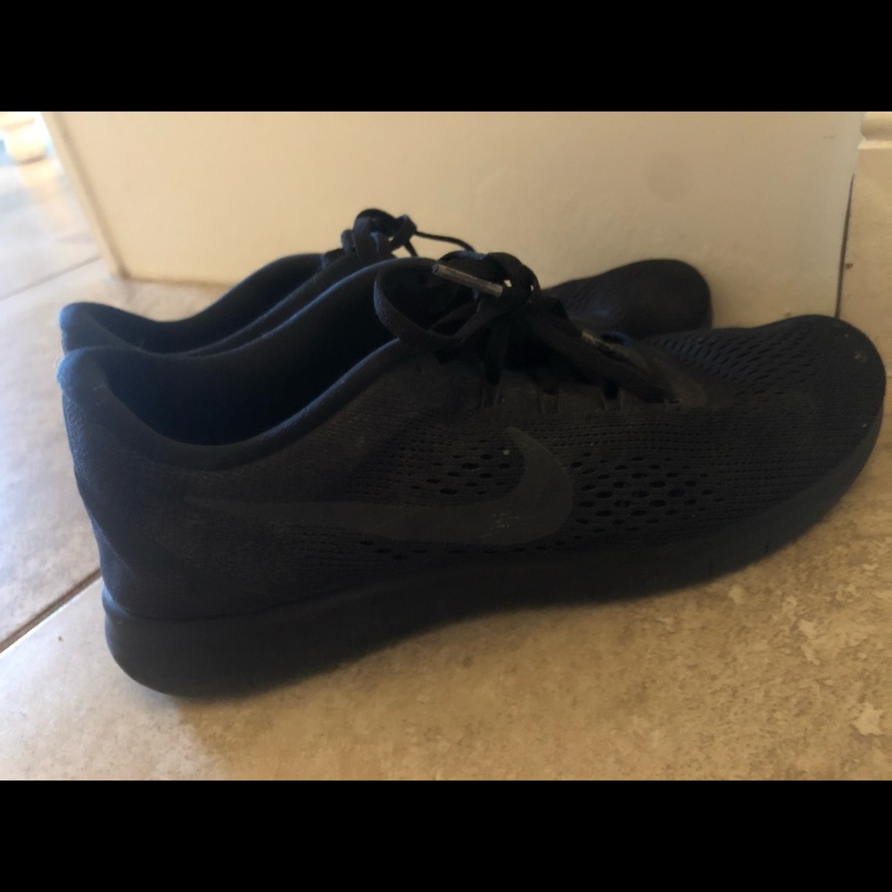 Nike free runs women’s size 10.5